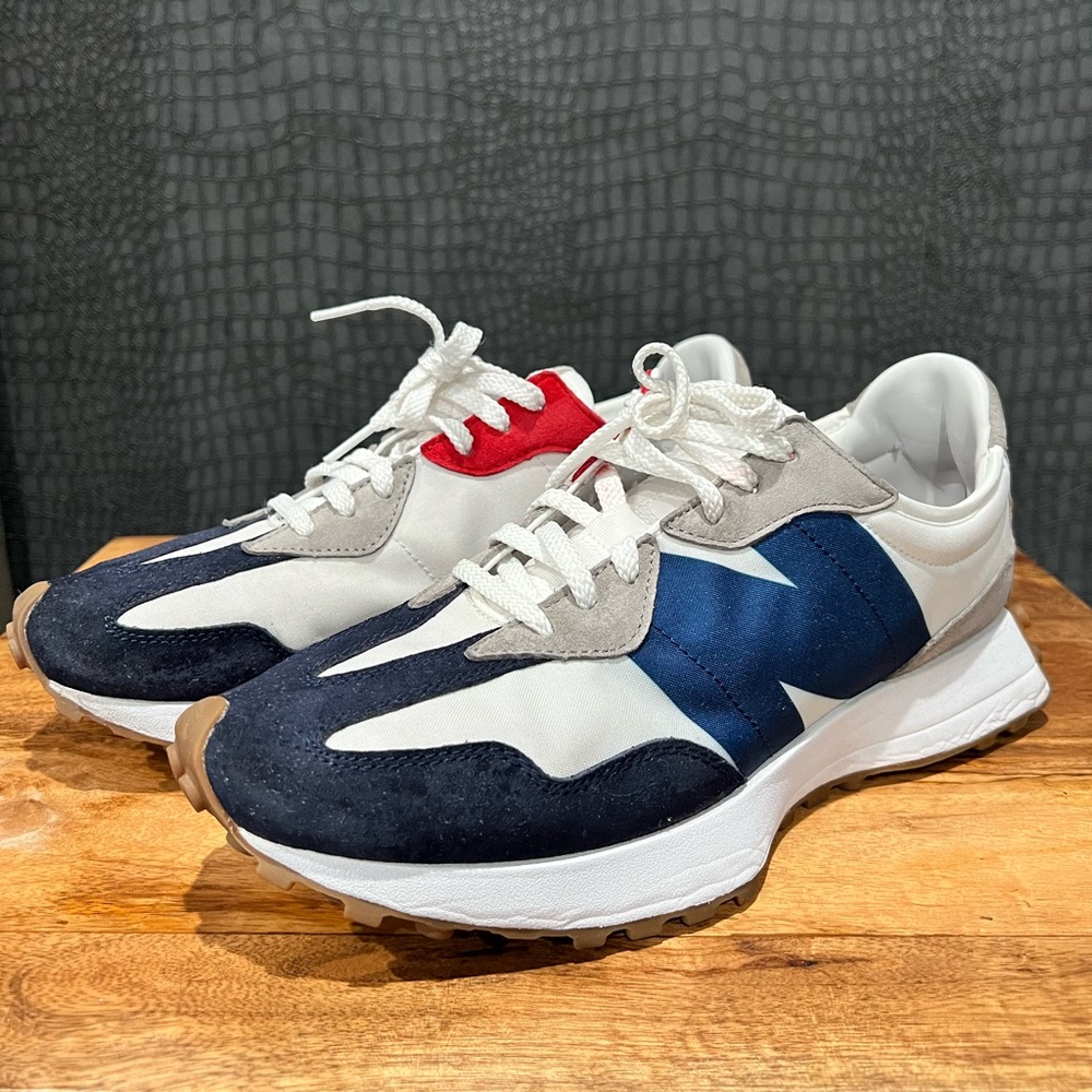 New Balance 327
